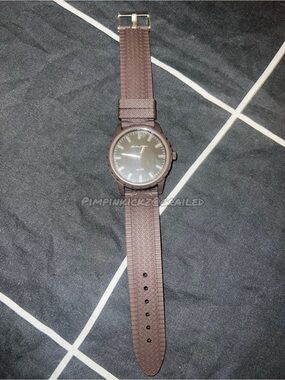 Mens forever 21 brown rubber watch with a classic design